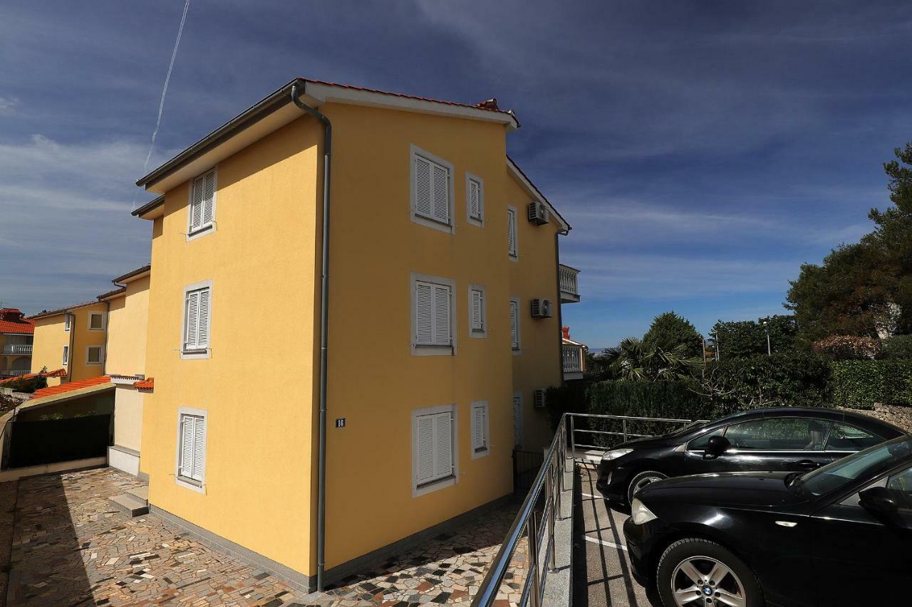Apartment La God Малинска Экстерьер фото